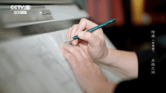DƬ